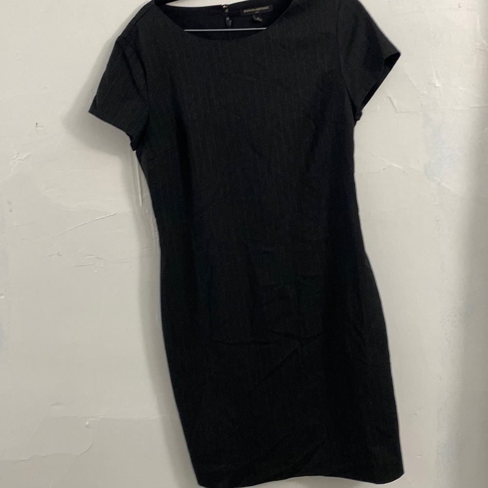 Beautiful dress for the office very casual and elegant